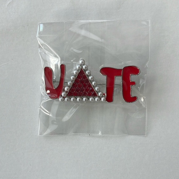 Delta Sigma Theta Sorority Inc. Vote Pin Brooch Smaller - Picture 2 of 5